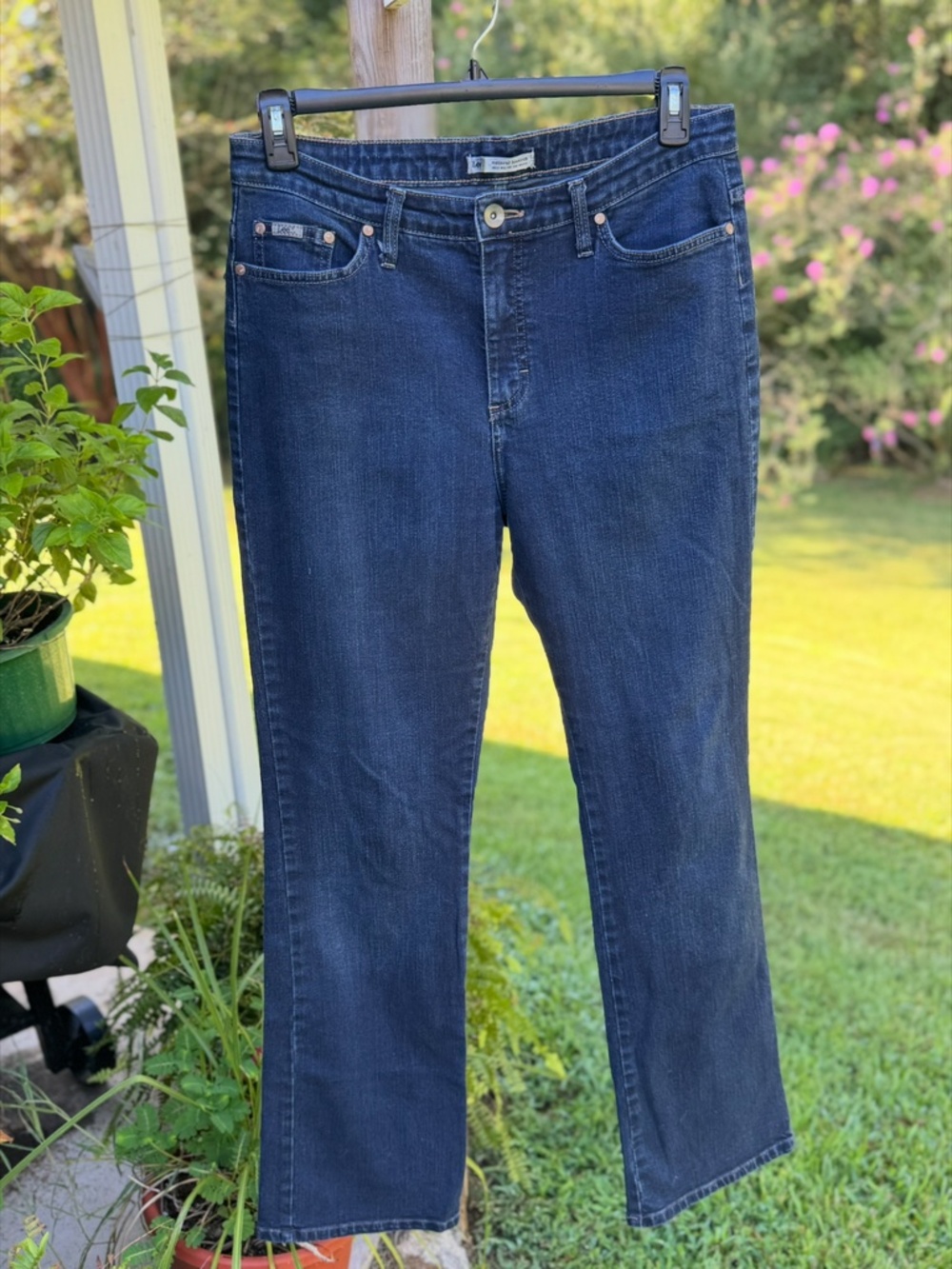 VIntage Lee • Medium Wash 99% Cotton Bootcut Jeans • 33” Inseam • 8L, - Picture 6 of 10